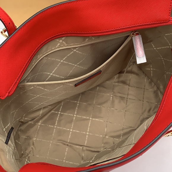 MICHAEL KORS GILLY LARGE DRAWSTRING TRAVEL TOTE BRIGHT RED COLOR - Picture 13 of 15